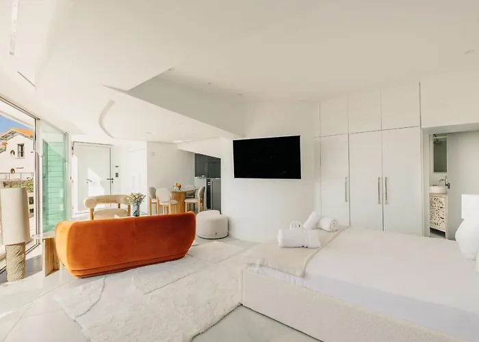 Light House * Biarritz