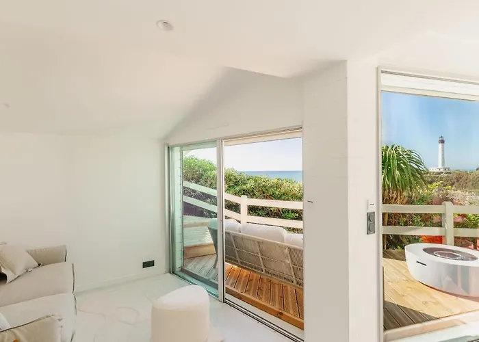 Light House Μπιαρίτζ