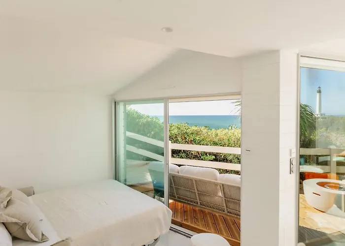 Light House Apartment *