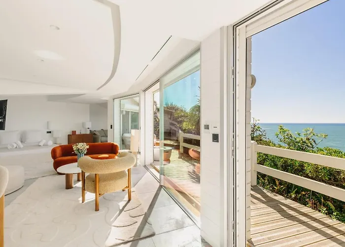 Light House * Μπιαρίτζ